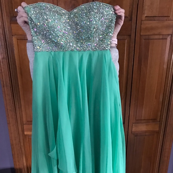 Prom Dress! - Picture 5 of 6